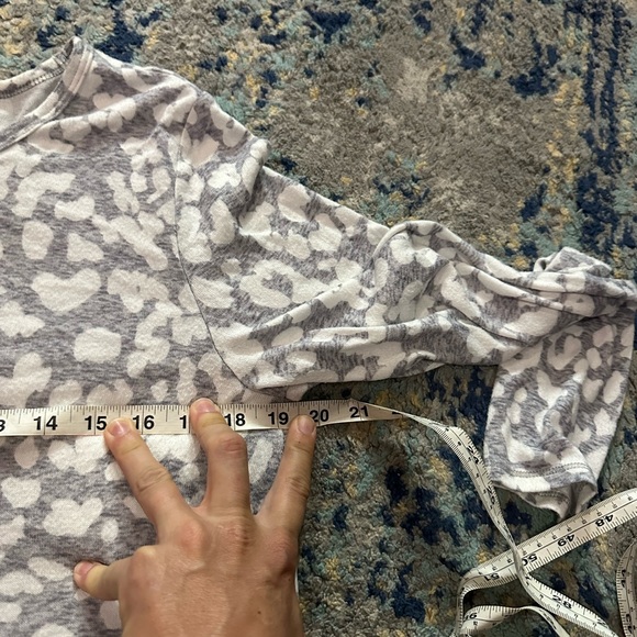 Old navy sweater - Picture 6 of 6